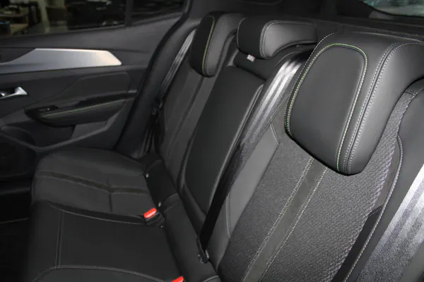 Peugeot E-408 - Photo 14