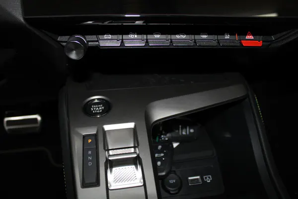 Peugeot E-408 - Photo 19