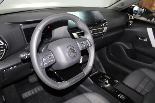 Citroen e-C4 X - Photo 11