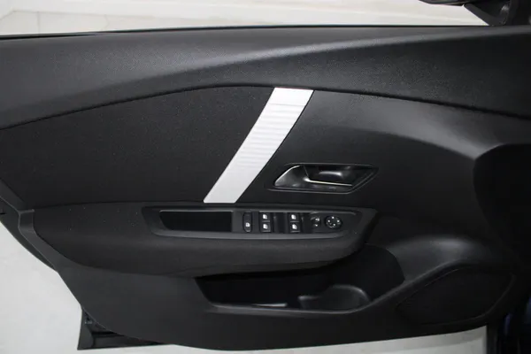Citroen e-C4 X - Photo 9