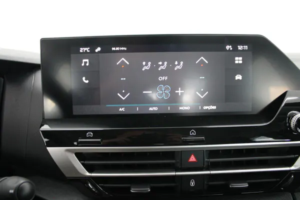 Citroen e-C4 X - Photo 23