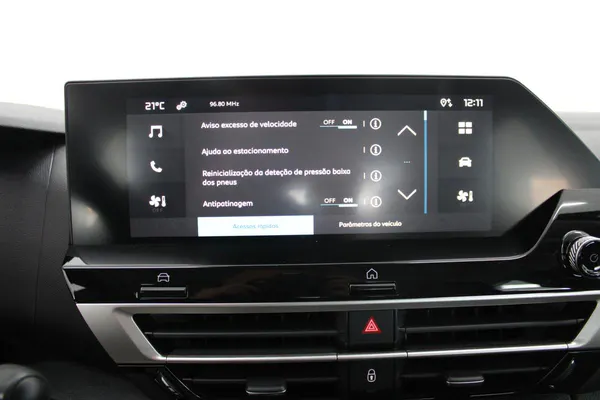 Citroen e-C4 X - Photo 25