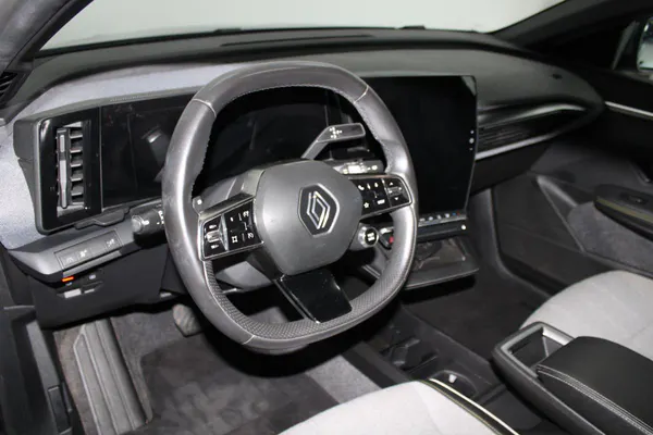 Renault Mégane E-Tech - Photo 11