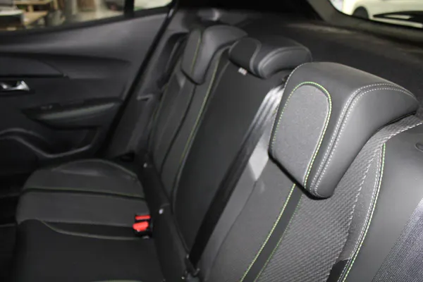 Peugeot e-2008 - Photo 14
