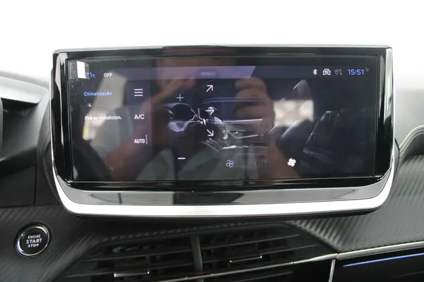 Peugeot e-2008 - Photo 25