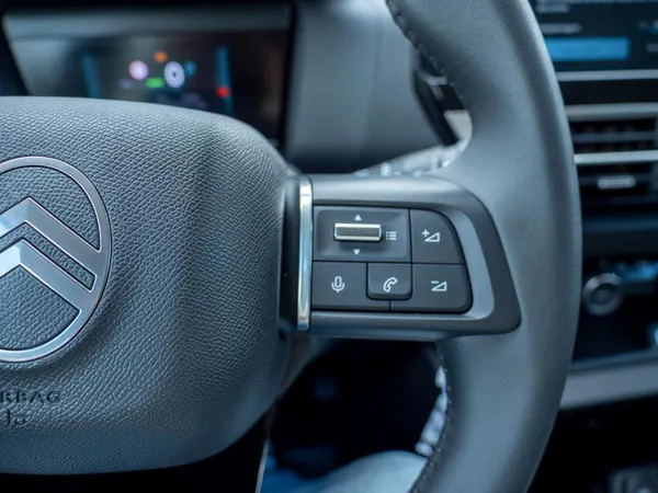 Citroen e-C4 X - Photo 28