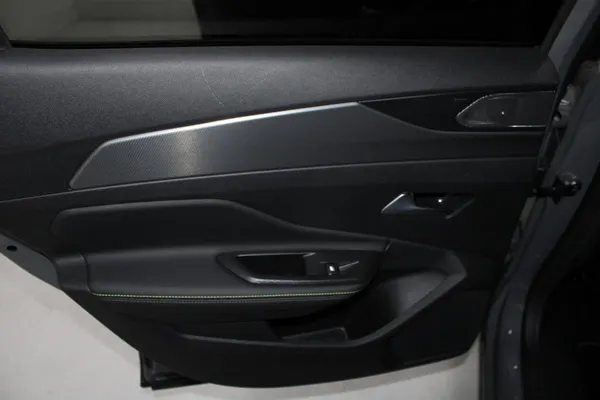 Peugeot E-408 - Photo 12