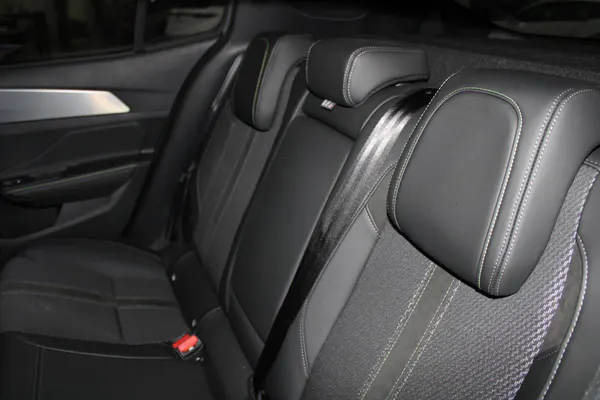 Peugeot E-408 - Photo 13