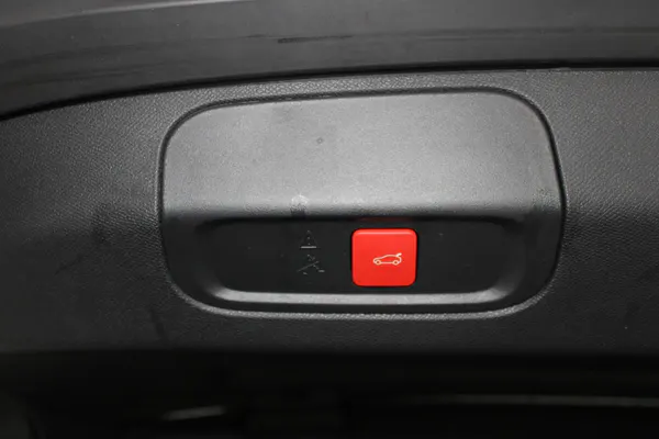 Peugeot E-408 - Photo 9