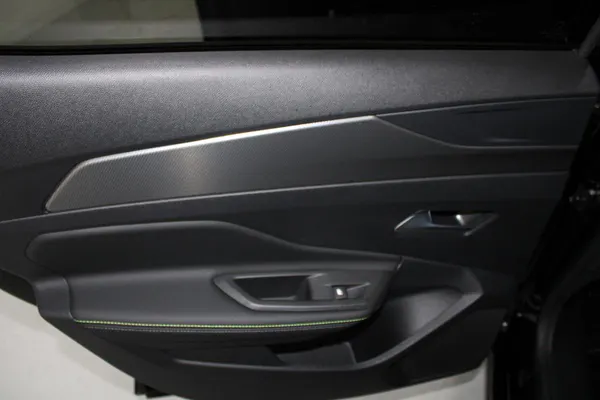 Peugeot E-408 - Photo 13