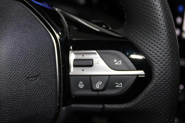 Peugeot E-408 - Photo 17