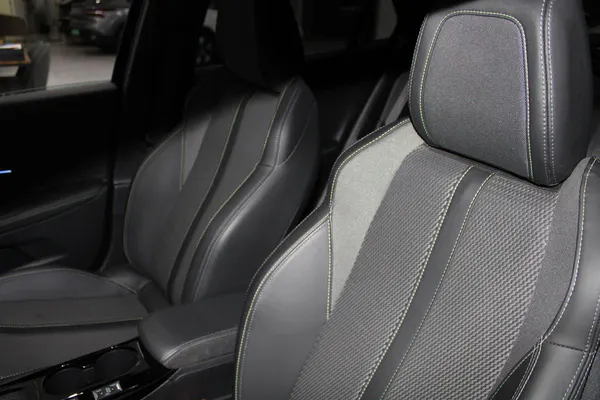 Peugeot e-2008 - Photo 10