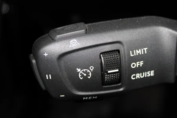 Peugeot e-2008 - Photo 17