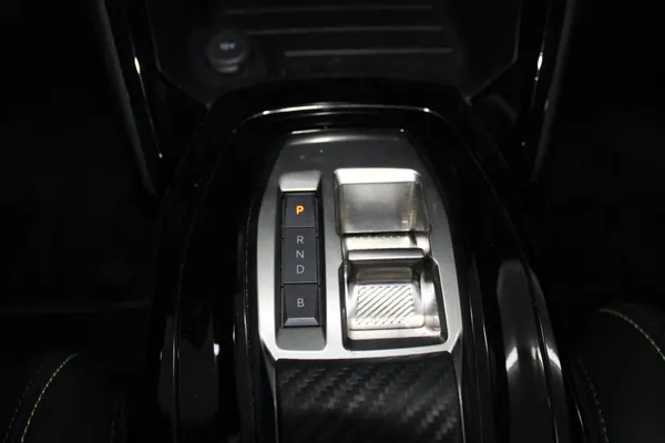 Peugeot e-2008 - Photo 20