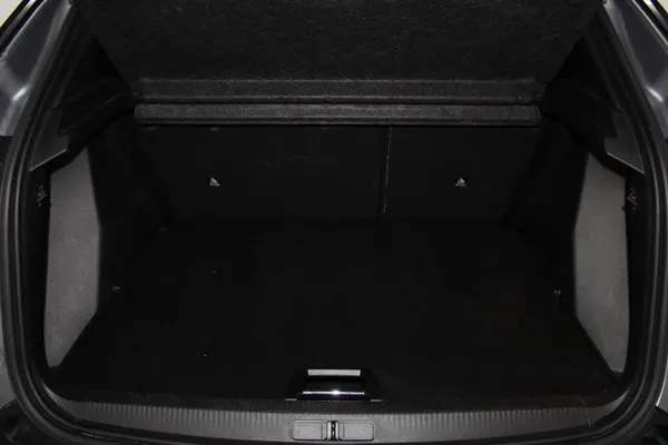 Peugeot e-2008 - Photo 8