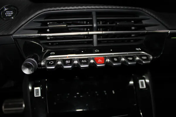 Peugeot e-2008 - Photo 19