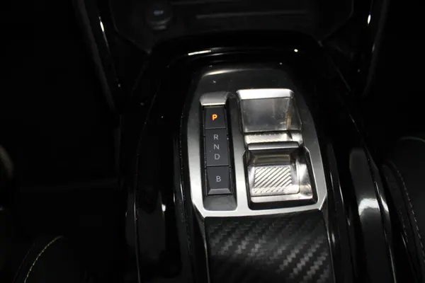 Peugeot e-2008 - Photo 20