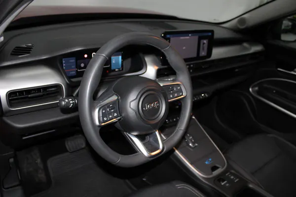 Jeep Avenger - Photo 12