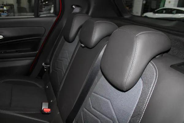 Jeep Avenger - Photo 14