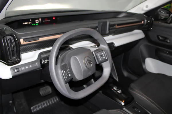 Citroen e-C3 Aircross - Photo 11