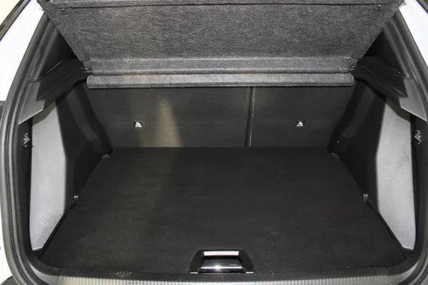 Peugeot e-2008 - Photo 8