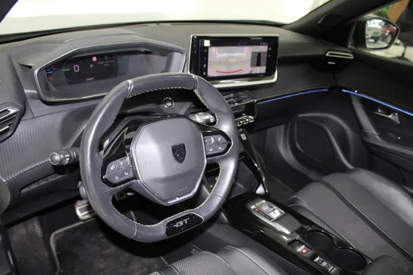 Peugeot e-2008 - Photo 11