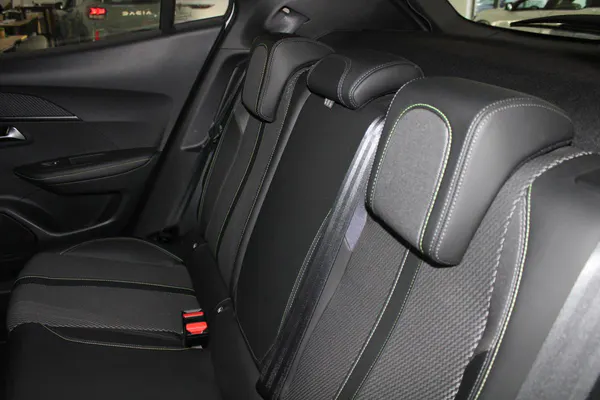 Peugeot e-2008 - Photo 13