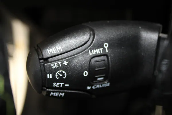Peugeot e-2008 - Photo 17