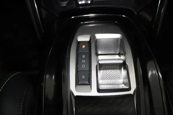 Peugeot e-2008 - Photo 20