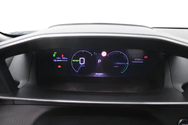 Peugeot e-2008 - Photo 21
