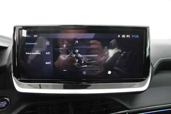 Peugeot e-2008 - Photo 24