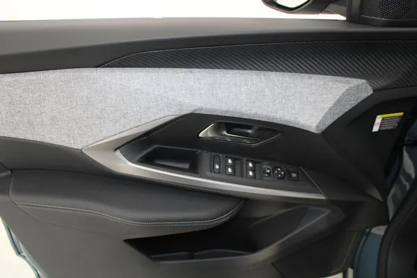 Peugeot E-5008 - Photo 9