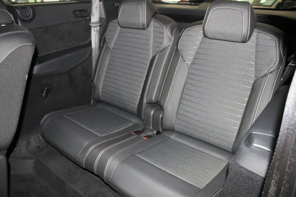 Peugeot E-5008 - Photo 14