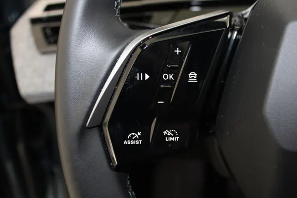 Peugeot E-5008 - Photo 15