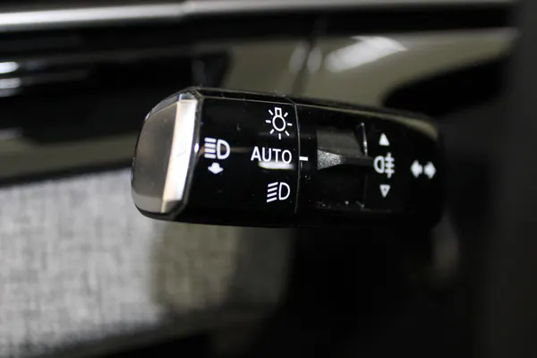 Peugeot E-5008 - Photo 17