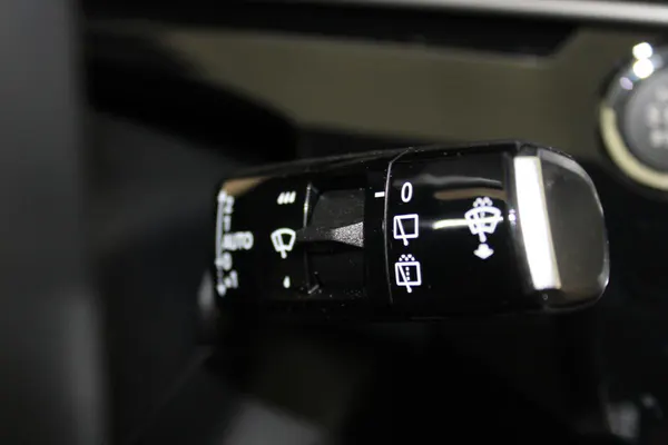 Peugeot E-5008 - Photo 18