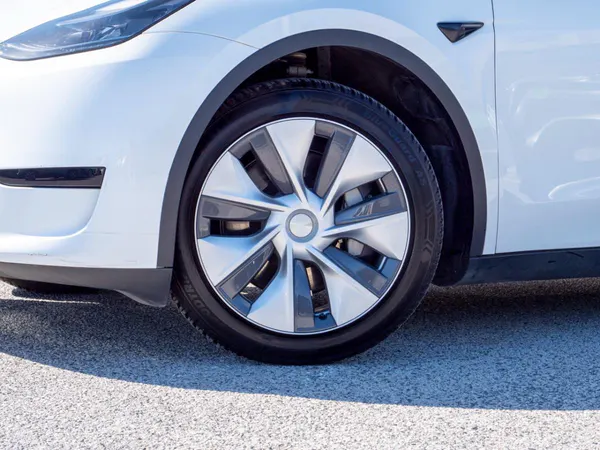 Tesla Model Y - Photo 3
