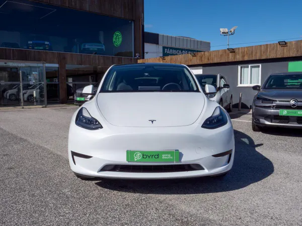 Tesla Model Y - Photo 4