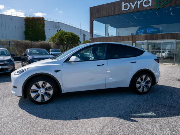 Tesla Model Y - Photo 8