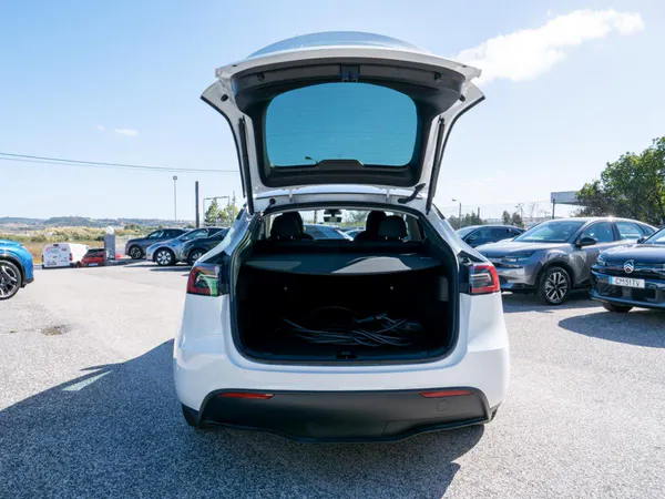 Tesla Model Y - Photo 14