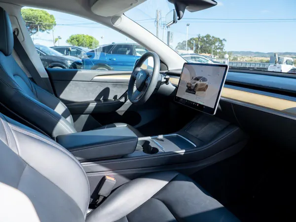 Tesla Model Y - Photo 18