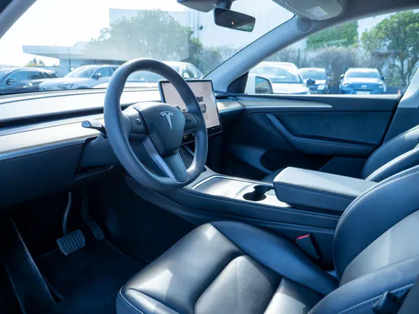 Tesla Model Y - Photo 25