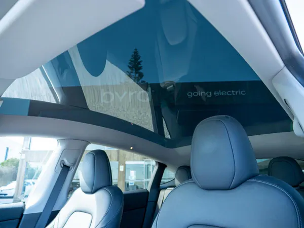 Tesla Model Y - Photo 27