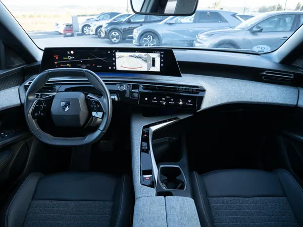 Peugeot E-3008 - Photo 25