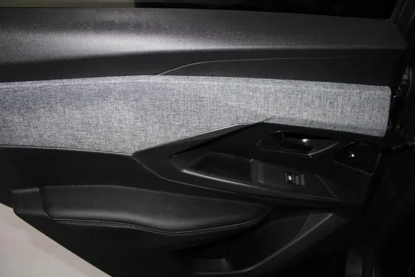 Peugeot E-3008 - Photo 13