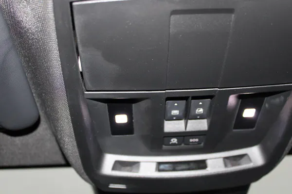 Peugeot E-3008 - Photo 16
