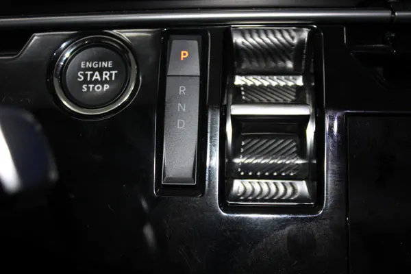 Peugeot E-3008 - Photo 21