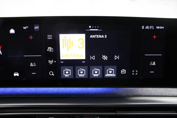 Peugeot E-3008 - Photo 27