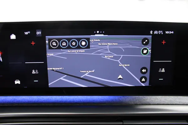 Peugeot E-3008 - Photo 28