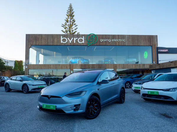 Tesla Model X - Photo 5